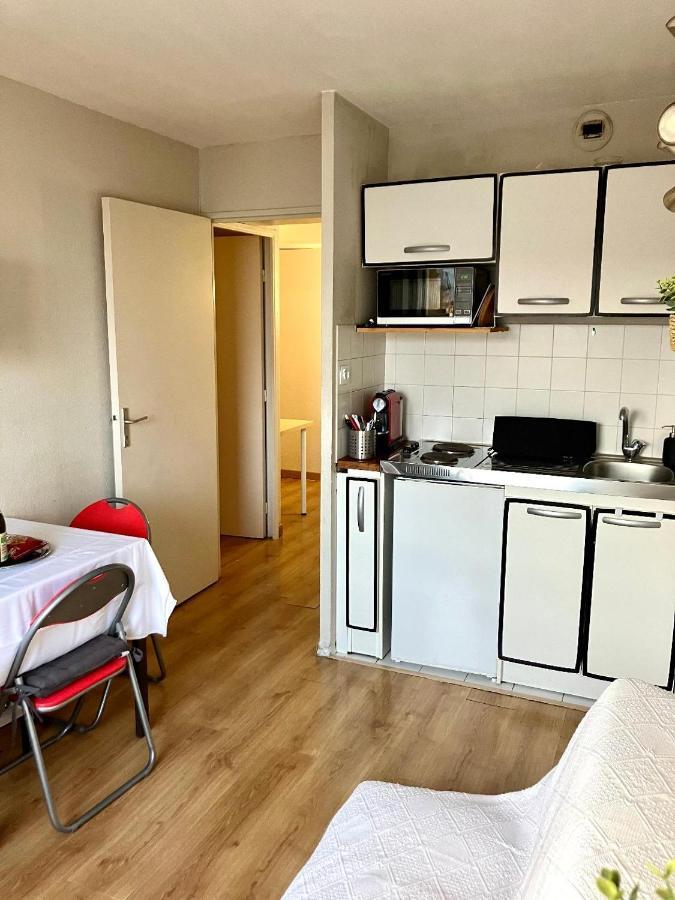 Appartement 2 Pieces En Etage Eleve, Centre-Ville Au Calme, Petite Vue Mer Ницца Экстерьер фото